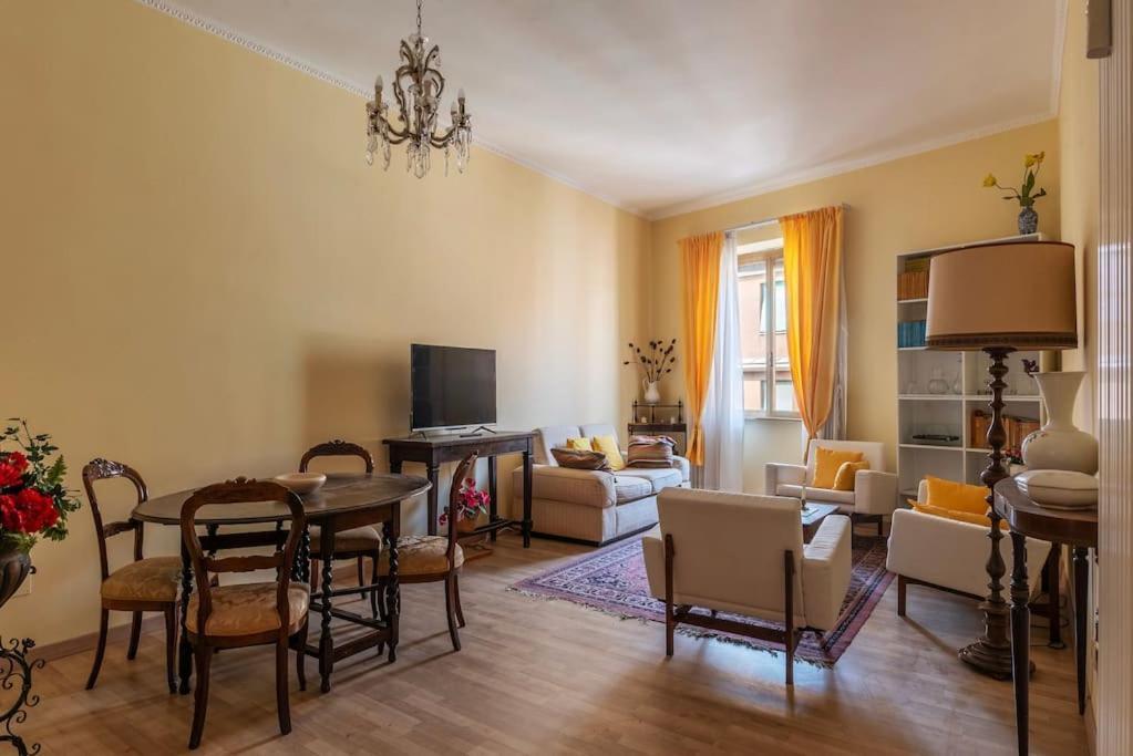 Elegante Appartamento Centrale Rom Exterior foto
