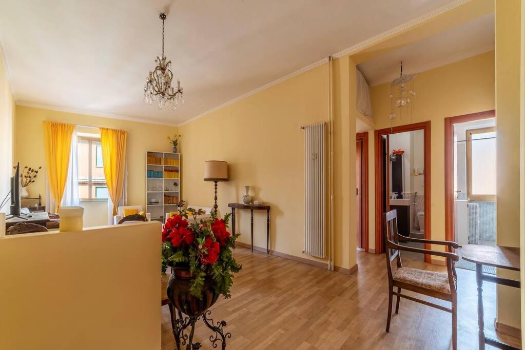 Elegante Appartamento Centrale Rom Exterior foto